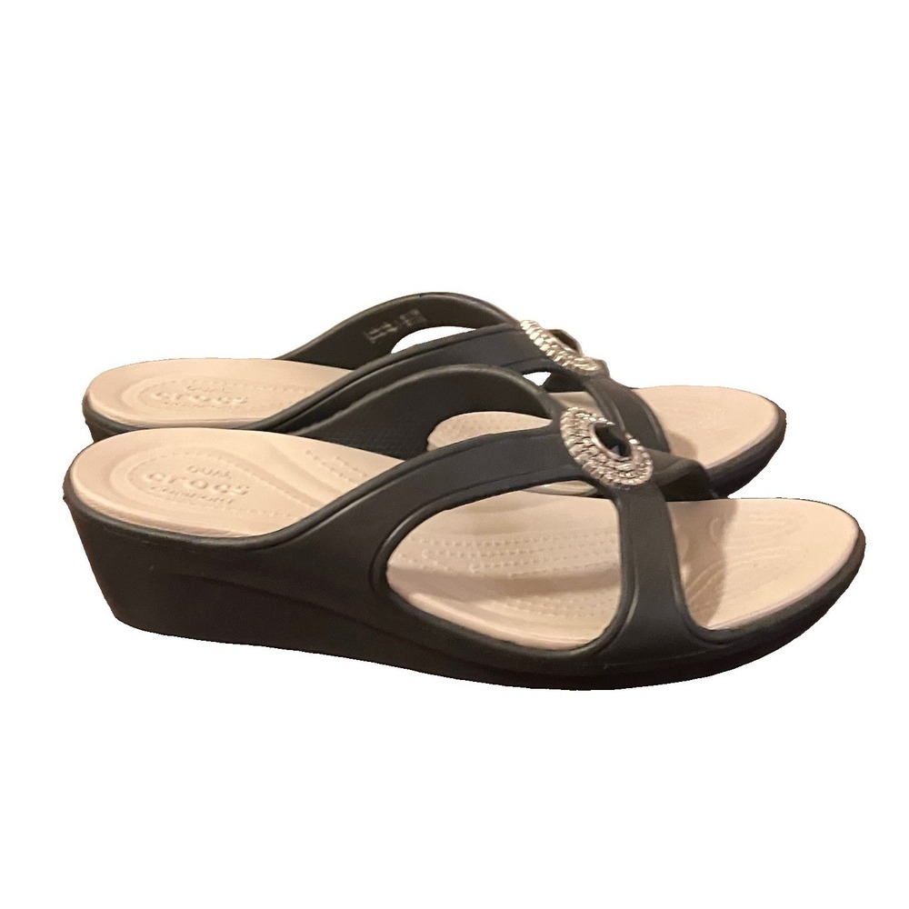 Crocs Sanrah Embellished Wedge Sandals Womens 9 Black Jeweled Medallion Strappy